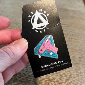 HAWT hot glue gun pin crafty quirky fun Tom Lenk sparkling aqua pink star